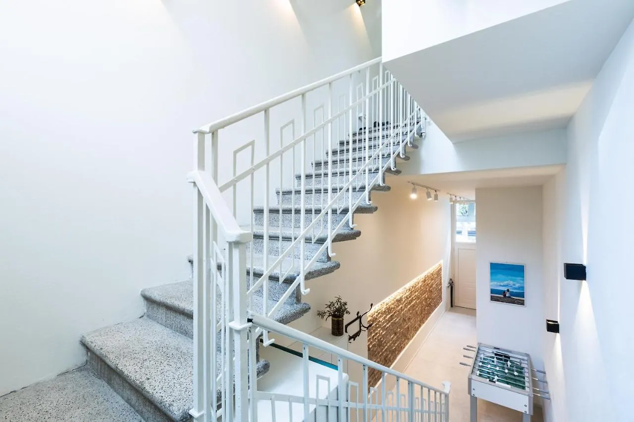 *Villa Olivo*With Private Terrace & Jacuzzi + 3Bedrooms Milano